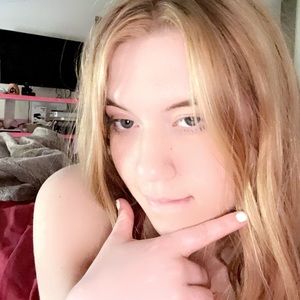 Meet your Posher, Chloe